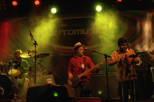 DJ Tudo, ki bo pri nas nastopil 8. aprila, po koncertu tria Gilberta Gila. (foto: Porto Musical)